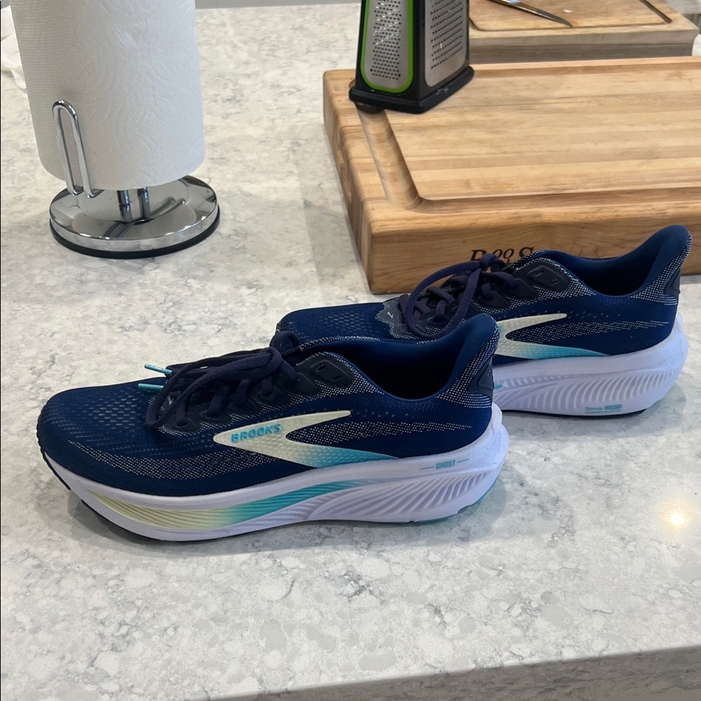 Ghost 17 Brooks Navy and White Running Shoes